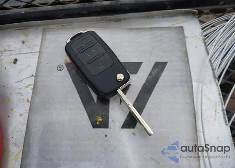 2009 Volkswagen New Beetle 2.5L z USA, uszkodzony, nr VIN 3VWRF31Y19M400670